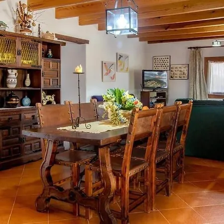 Traditional Majorcan By Renthousing Holiday home *
