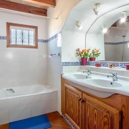 Holiday home Traditional Majorcan By Renthousing Pollenca