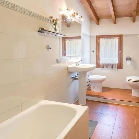 Holiday home Traditional Majorcan By Renthousing *